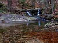 Kaskaden und Flachwasser im Riesbach nahe Parkplatz - Rißloch Wasserfälle